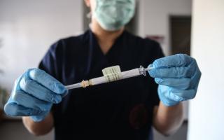 АҚШнинг «Pfizer» компанияси яратган COVID-19’га қарши вакцинанинг салбий томони маълум бўлди