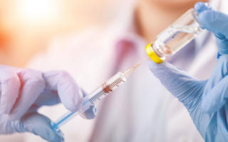Япония коронавирусга қарши вакцинанинг миллион дозасини ташлаб юборишига тўғри келади