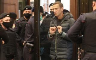 Навалний 3,5 йилга озодликдан маҳрум этилди