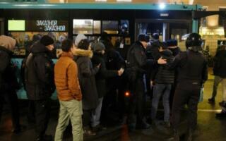 Санкт-Петербург марказида полиция 2 минг мигрантни ҳибсга олди
