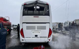 Самарқандда туристик автобус ағдарилиши оқибатида бир киши вафот этди