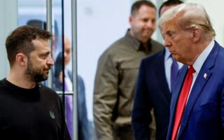 Трамп Зеленский билан ҳам телефон орқали суҳбат қилди 