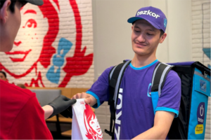 Uzum Tezkor хизмати ва Wendy’s ресторанлар тармоғи Рамазон ойида курьерларни меҳмон қилади