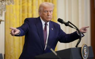 Трамп АҚШ Таълим вазирлигини тугатиш тўғрисида фармон имзоламоқчи