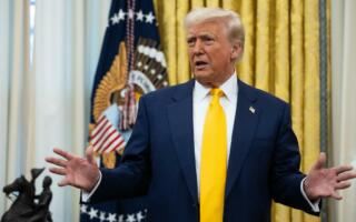 Трамп янги божлар жорий этиши мумкин 