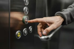Ўзбекистонда 2 мингдан ортиқ лифт янгиланади