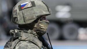 Россиялик ҳарбий хизматчи Курск вилоятида оилага ўт очди