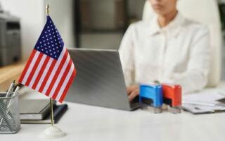 Трамп маъмурияти талаба визаси учун янги суҳбатларни тўхтатишни буюрди