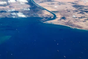 Сувайш каналида нефть кемаси чўкиши оқибатида 4 киши ҳалок бўлди