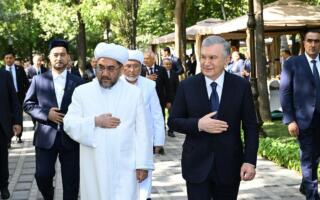 Шавкат Мирзиёев қатағон қурбонлари хотирасини ёд этди