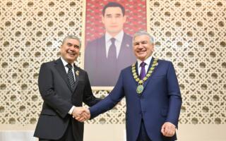 Шавкат Мирзиеёв Туркманистонда орден билан мукофотланди