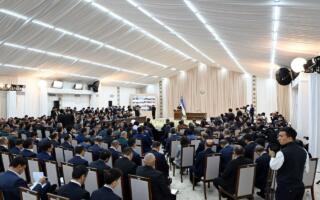 Президент Наманганда натижадорликни янада ошириш юзасидан йиғилиш ўтказди