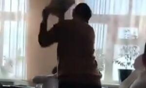 Тошкент вилоятида мактаб ўқувчисини ҳақоратлаб, калтаклаган ўқитувчи ишдан бўшатилди