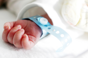 Ўзбекистонда ўғил болалар кўпроқ туғилмоқда — Cтатистика