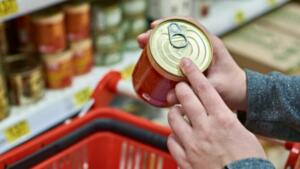 Ўзбекистонда маркировка қилинувчи муддати ўтган маҳсулотлар савдоси чекланади