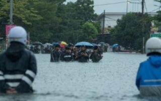 Малайзиянинг 7 штатида 11 мингдан ортиқ инсон тошқиндан жабр кўрди