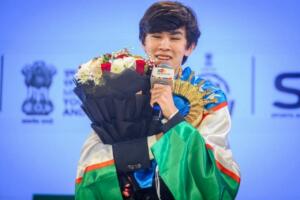 Шахматчи Жавоҳир Синдаровга «Ўзбекистонда хизмат кўрсатган спортчи» унвони берилди