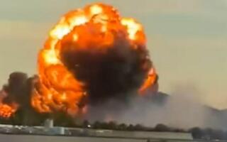 АҚШда юк самолёти қулади: 7 нафар киши ҳалок бўлди