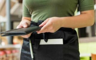 Овқатланиш жойларида мижозлардан огоҳлантиришсиз 10-15% хизмат учун қўшимча тўлов олиш қонунбузарлик — Рақобат қўмитаси