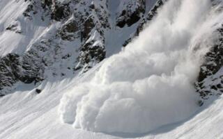 Ўзбекистоннинг икки вилоятида фуқаролар қор кўчиш хавфидан огоҳлантирилди