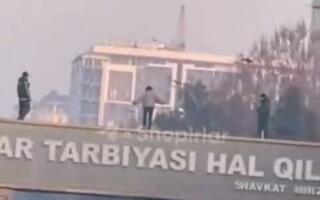 Андижонда кўприкдан ўзини ташламоқчи бўлган қиз қутқариб қолинди