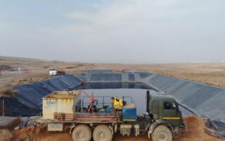 Сурхондарёдаги конда нефть сақловчи суюқлик сизиб чиқди