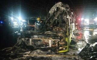 Тошкентда йўловчи автобуси тўлиқ ёниб кетди