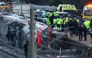 Испанияда 2 поезднинг тўқнашуви оқибатида ҳалок бўлганлар сони 39 кишига етди