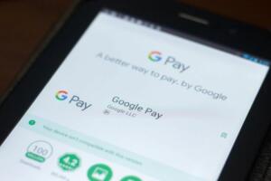 Ўзбекистон депутатлари Apple Pay ва Google Pay’ни ишга тушириш бўйича ўзгартиришларни қабул қилди