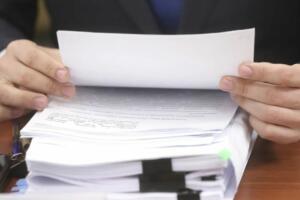 Ўзбекистонда маҳаллий ҳокимликлар томонидан 380 дан ортиқ ҳужжат асоссиз яширилгани аниқланди