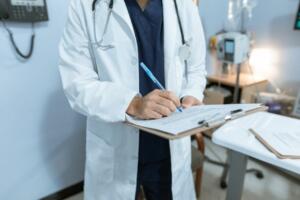 Ўзбекистонга бир йил ичида даволаниш учун келган чет эл фуқаролари сони маълум бўлди