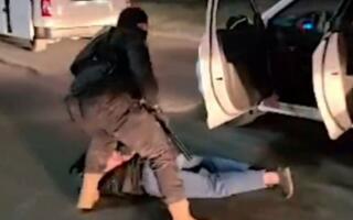 Сурхондарёда шифокорни калтаклаган «Альфа» номли жиноий гуруҳ ушланди