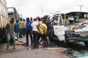 Нигерияда даҳшатли ЙТҲ оқибатида 30 нафар одам ҳалок бўлди