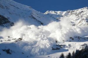 Ўзбекистон фуқаролари қор кўчиш хавфидан огоҳлантирилди