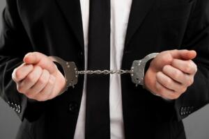 Ўзлаштириш ва растрата билан боғлиқ жиноятларда айбланган ўзбекистонликлар сони очиқланди