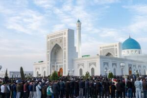 Ўзбекистон масжидларида Рамазон ҳайити намозининг ўқилиш вақтлари маълум бўлди