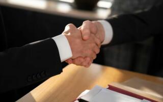 Самарқандда туман ҳокимлари чет эл хизмат сафарларига ўзининг қариндошлари ва соҳага алоқасиз шахсларни жўнатгани аниқланди