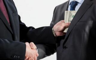 Ўзбекистонда бир йил ичида 250 дан ортиқ ҳоким ёрдамчиси коррупция учун жазоланди