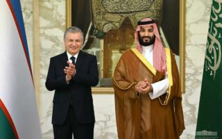 Шавкат Мирзиёев Саудия Арабистони Валиаҳди билан телефон орқали мулоқот қилди