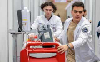 Central Asian University клиник амалиётнинг тўлақонли симуляцияси орқали тиббий таълимнинг ноёб форматини жорий этмоқда