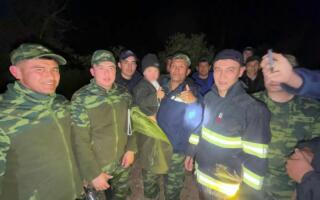 Тошкент вилоятида тоғ чўққисида қолиб кетган 4 ёшли бола қутқариб олинди