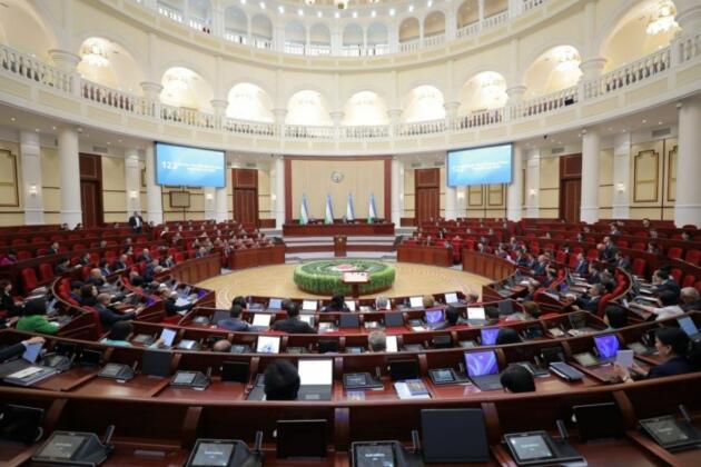 Зарафшон шаҳри таркибига қарийб 2,5 минг гектар ер майдони ўтказилади