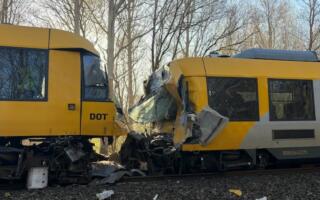 Данияда икки поезд тўқнашиб кетди: 17 нафар киши жабрланди