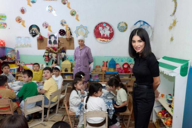 Саида Мирзиёева Самарқанддаги янгиланаётган боғча, турар жойлар ва тиббиёт муассасалари билан танишди