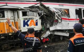 Индонезияда икки поезд тўқнашиб кетди: қурбонлар ва жароҳатланганлар бор