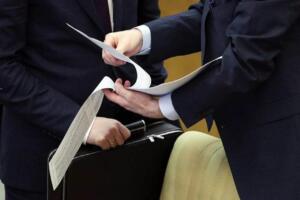 Сенат Давлат органи ёки мансабдор шахснинг ноқонуний қарори туфайли етказилган зарарни қоплаш тўғрисидаги қонунни маъқуллади