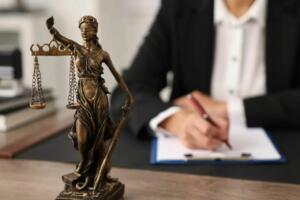 Ўзбекистонда кам таъминланган шахсларга давлат ҳисобидан юридик ёрдам кўрсатиш тизими такомиллаштирилади