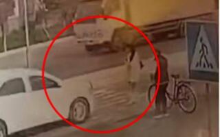Бухорода ЙПХ ходими вояга етмаган пиёдани уриб юборди