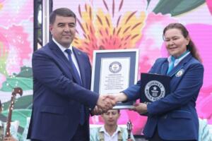 Намангандаги гуллар фестивали Гиннеснинг рекордлар китобига кирди