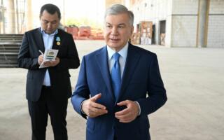 Шавкат Мирзиёев Наманган халқаро аэропортида янги терминал қурилиши билан танишди